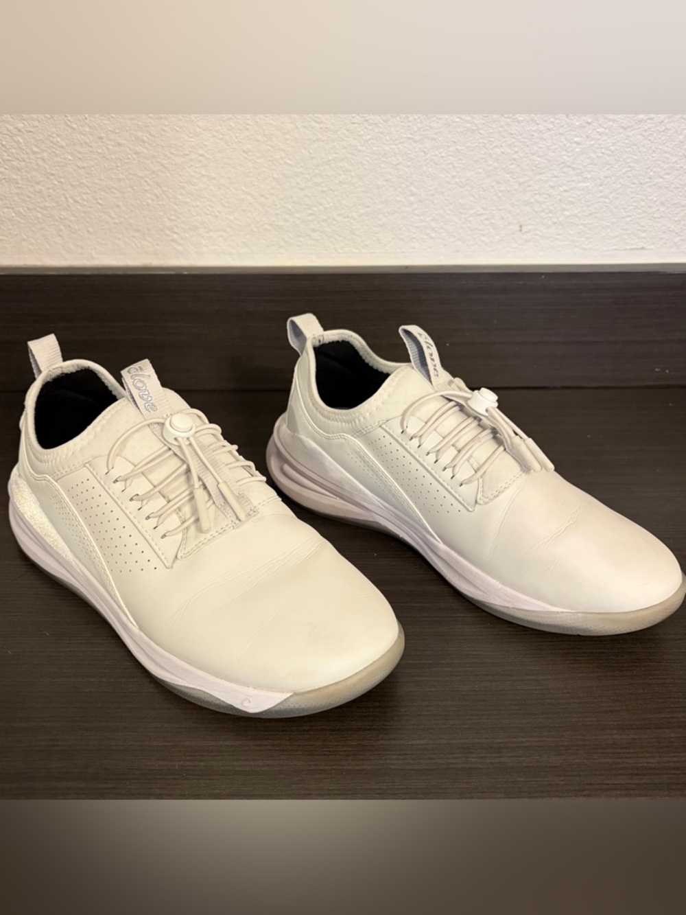 Clove 9 Classic White Nursing Tennis Shoes